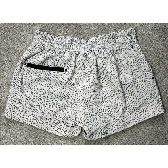 Lululemon Women's Size 6 Spring Break Away Shorts Drawstring Cuffed Dottie Dash - Picture 5 of 8